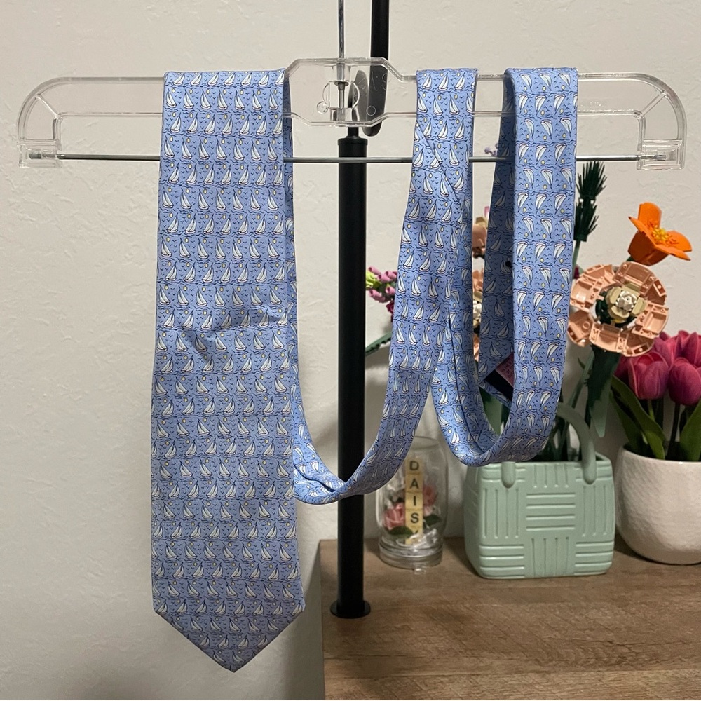 Vineyard Vines Light Blue Boat Pattern Tie